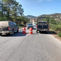Con bloqueo carretero, exigen cancelación de vuelos en Bahías de Huatulco para evitar contagios