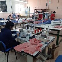 Ayuda en pleno coronavirus: hacen barbijos y camisolines para empleados municipales