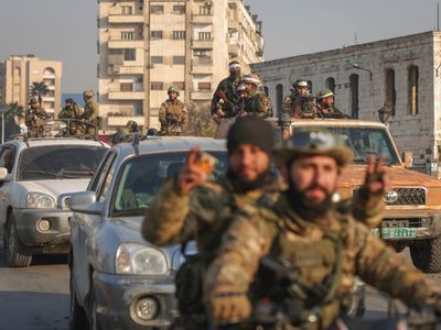 Cae gobierno sirio y pone fin a 50 años de dominio de la familia Assad