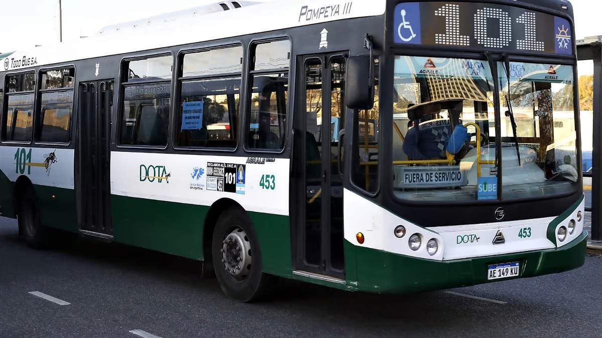 El paro de colectivos de este jueves se canceló. Fuente: (X)