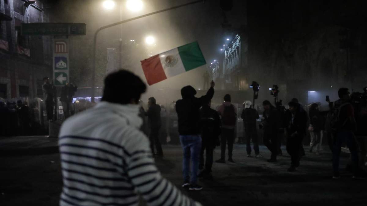 El gas lanzado a manifestantes afuera de la vieja sede del Senado