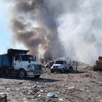 Desalojan a familias por incendio en el basurero de Culiacán (Video)