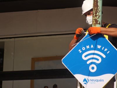 WiFi gratuito: el Gobierno municipal inauguró dos puntos y planea colocar otras cien postas en 2022