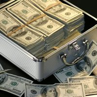 Estados Unidos calcula que en México se lavan 44 mil millones de dólares al año