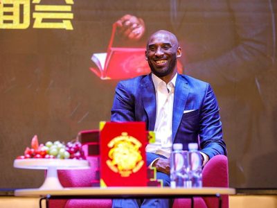 Guiño de Kobe a las estrellas de la WNBA
