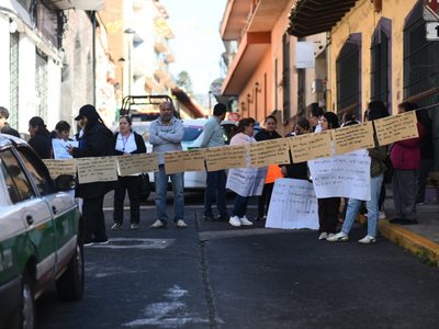Trabajadores del sector salud de Veracruz protestan por falta de pago