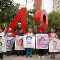 Buscar en batallón de infantería de Iguala es una acción distractora: Padres de los 43 de Ayotzinapa