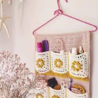 Con un par de cosas viejas, hacé este organizador para baño que suma comodidad y estilo