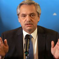Alberto Fernández justificó el cepo y explicó por qué "hace falta cuidar los dólares"