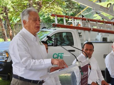 "Mugrosos y colados": así bromeó Bartlett sobre los trabajadores de la CFE (Video)