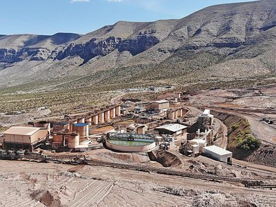 Reclamo fiscal a First Majestic repercute en explotación extrema a mineros