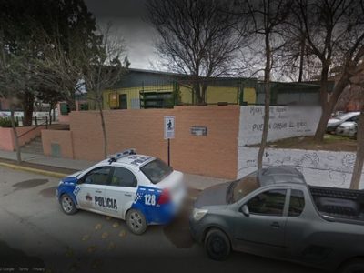 Por salvar a su hija fue apuñalada por dos chicas adolescentes