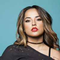 Becky G anunció un donativo a los estudiantes e hizo un llamado a sus fans