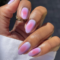 Nail art: con una esponja de los platos, hacete vos misma la técnica de uñas que es tendencia esta primavera