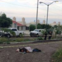 Vecinos reportan a la policía el hallazgo de un 'encobijado” en Apatzingán