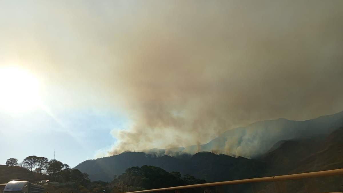 Incendios forestales en zonas serranas de Sinaloa continúan después de dos meses