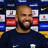 Dani Alves queda absuelto del delito de agresión sexual por el que fue condenado