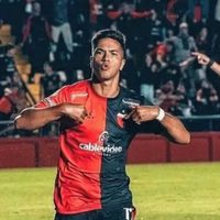 Una figura de Colón presentó a su novio en un programa de fútbol