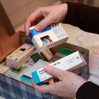 Recolectá todas las cajas de remedios que tenés a mano y mirá cómo podés organizar tu alacena en segundos
