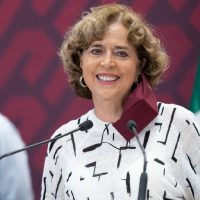 Rosaura Ruiz pide colaboración a universidades para conocer necesidades educativas