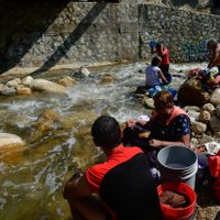 Clamor en Acapulco: “Con Paulina la ayuda se vio a los dos días, ahora llevamos seis días y nada”