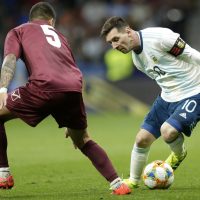 Argentina pierde con Venezuela… y también a Messi por dolor en el pubis