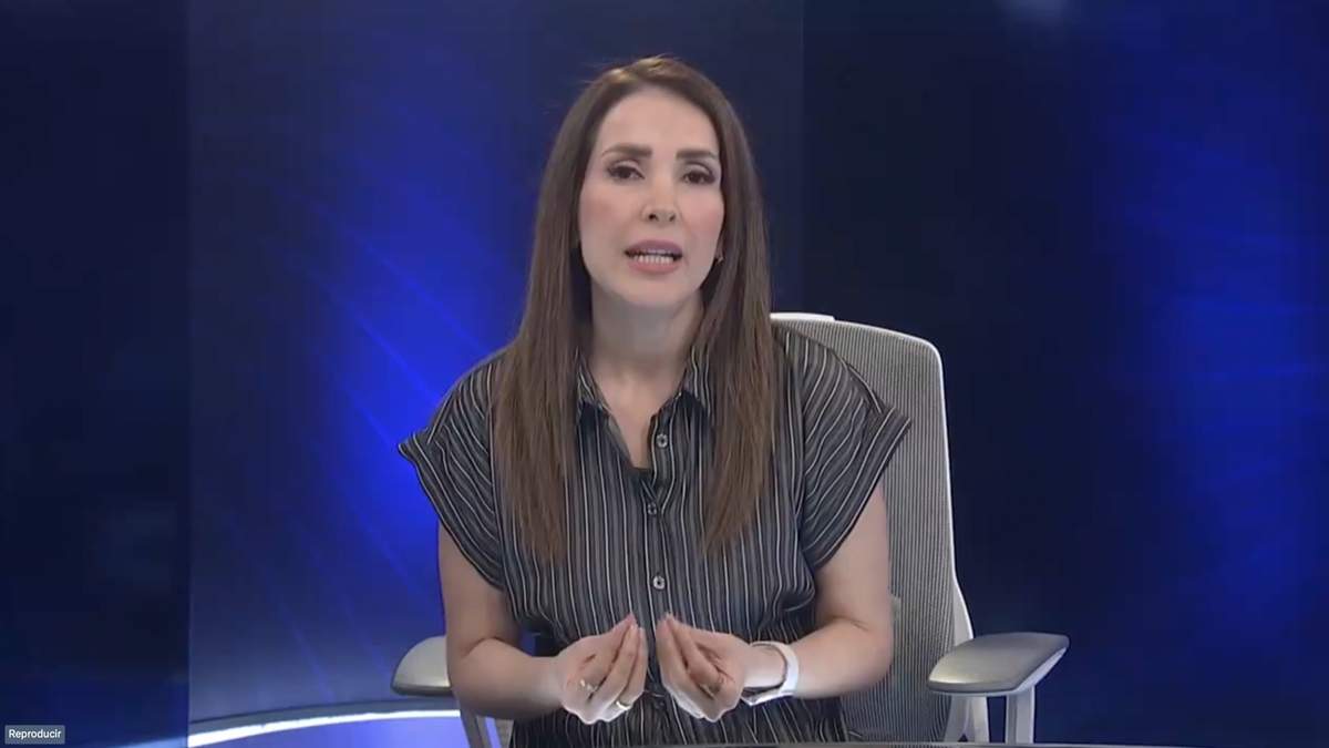 La periodista Azucena Uresti
