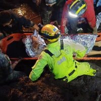 Aumentan a nueve los muertos por desgajamiento de cerro en Jilotzingo, Edomex