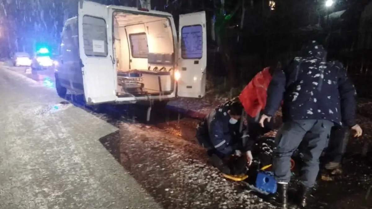 El hombre fue trasladado al hospital local. Fuente: (Facebook)