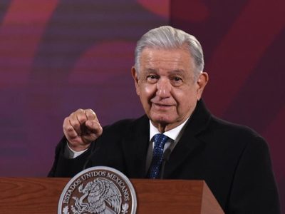 AMLO asegura que ayudarán a Pemex a pagar su deuda