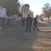 Desalojaron un nuevo grupo de personas en situación de calle en pleno centro de Neuquén