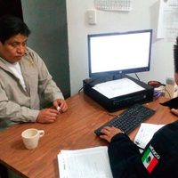 Agremiados de la CTM 'sitian” la capital oaxaqueña en protesta por la detención de su líder