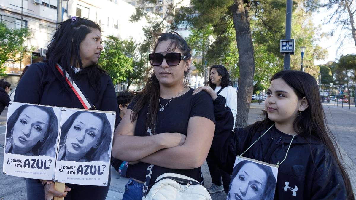 Marcha por la aparición de Azul Semeñenko. Fuente: (Emiliano Ortiz)