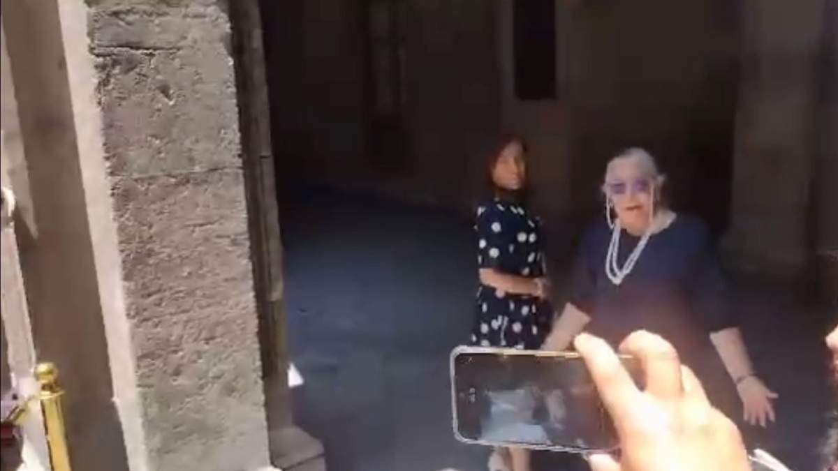 María Estela Ríos González al llegar a Palacio Nacional