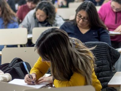 El Gobierno incorporó a tres mil nuevos beneficiarios de las Becas Gregorio Álvarez
