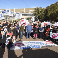UNE realizó un acto en El Chocón por la recuperación de las represas