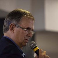 Mario Delgado “vive en Fantasyland”; no ve la “cargada” a favor de Sheinbaum: Ebrard