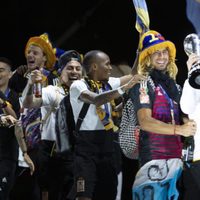Tigres y sus seguidores festejan su séptima copa hasta la madrugada