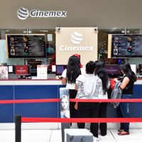 Cinemex pide a sus empleados que acepten recorte de 50% a su salario