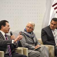 Mario Delgado urge a realizar una encuesta abierta para definir al dirigente de Morena