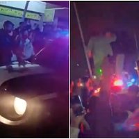 Jóvenes que arman arrancones brincan sobre patrulla con policías en su interior en Puebla (Video)