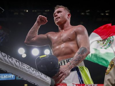 “Canelo” responde a niña de 15 años que le pidió 300 mil pesos para una operación