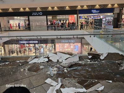 Se desprenden partes del techo de Parque Lindavista por las lluvias (Fotos y Video)