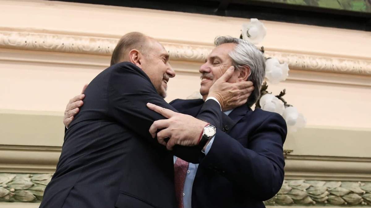 Gobernador santafecino Omar Perotti con el presidente Alberto Fernández. Fuente: (Twitter)