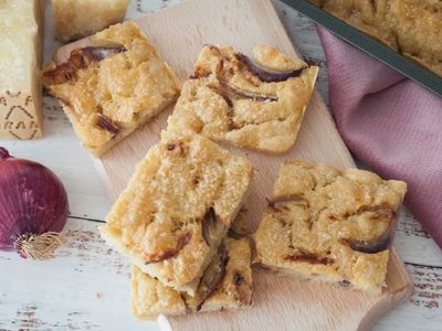 Focaccia de cebolla y queso: prepará esta versión sin gluten para sumar a tus picadas con amigos
