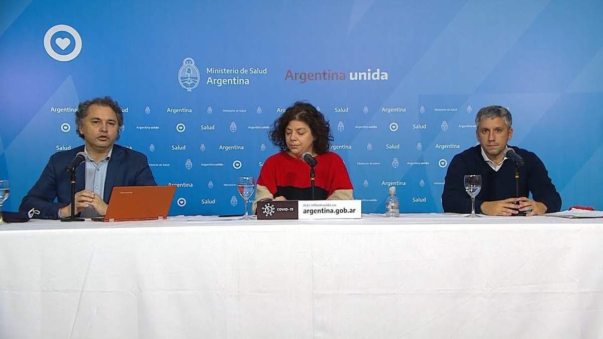 Las autoridades de Salud en el anuncio del reporte matutino. Fuente: (Twitter)