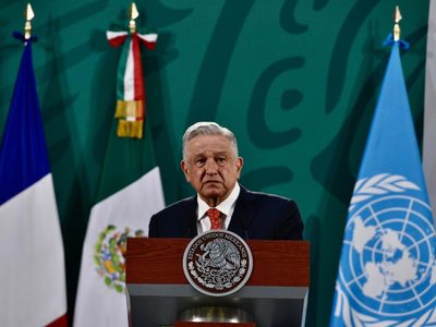 Asesinato de Victoria "nos llena de pena, de dolor y de vergüenza": AMLO
