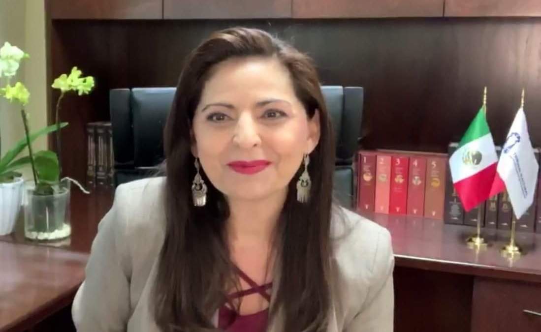 Mónica Aralí Soto Fregoso. Vuelta de hoja