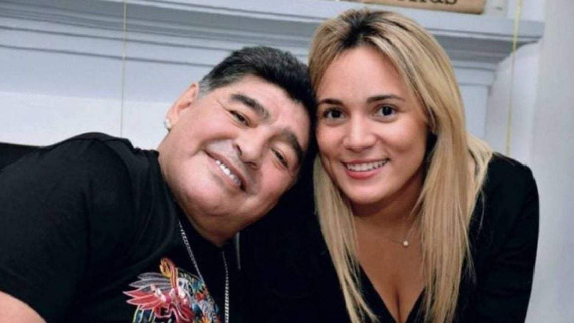 Rocío Oliva y Diego Maradona. Foto: (Instagram)