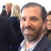 "Gloria", el himno que sonaba en el búnker de Trump antes del asalto al Capitolio (Video)